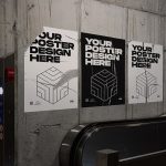 Pemasangan poster di dekat escalator, Sumber : flyerwrk.com