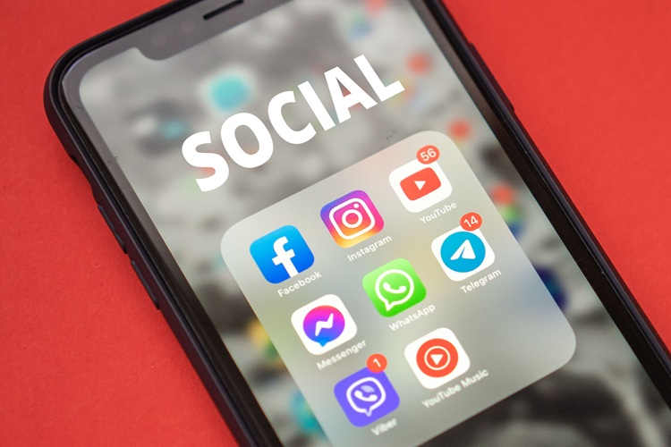 Manfaatkan media sosial, Sumber: pexels.com
