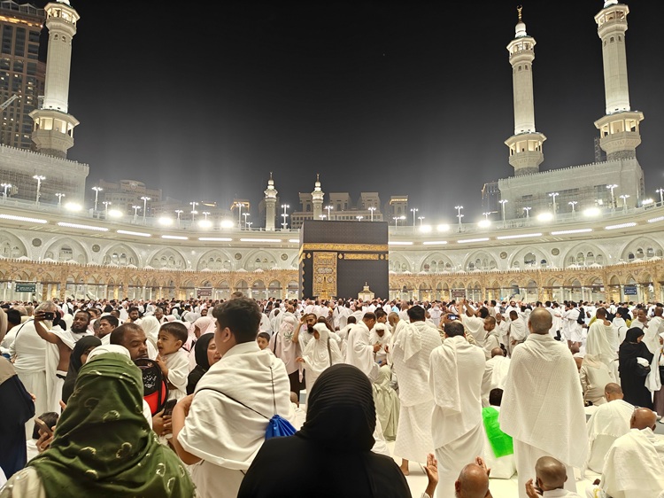 Marketing travel umroh, Sumber: pexels.com